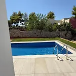 Theologos Residencies * Θεολόγος